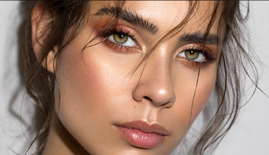 Brow Lift à la maison : le secret pour des sourcils naturellement liftés et structurés