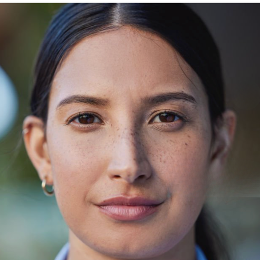 Brow Lift : la différence entre la technique en institut et le gel à la maison